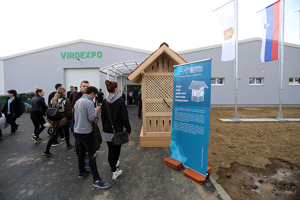VIROEXPO 2019. Jedan ovakav bunar nekada se u Virovitici nalazio u svakoj ulici 1 bunar 2