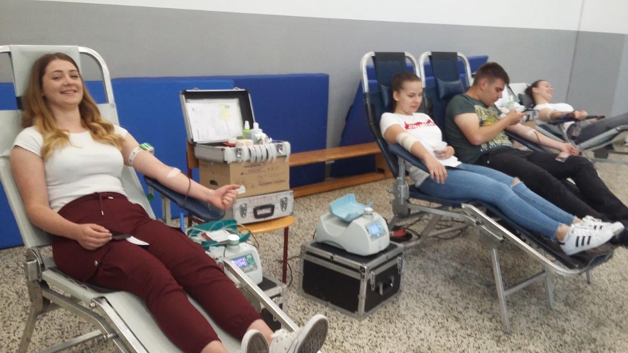 U Srednjoj školi Marka Marulića Slatina održana akcija dobrovoljnog darivanja krvi 2 SŠ2
