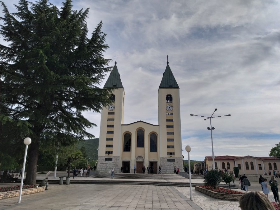 Vjernici Župe sv. Petra apostola Čađavica hodočastili na poznato svetište Majke Božje u Međugorje 2 IMG bce7092b06cd9a6d01735589f47b79f4 V Custom