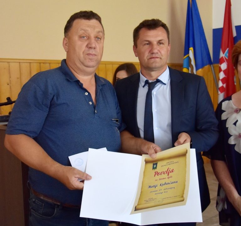 Svečana sjednica Donja Motičina 1Matija Kubinčan nagrada za životnu djelo i načelnik Kovačević e1561723730356