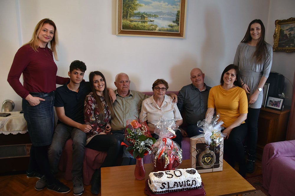 Slavica i Slavko s djecom i unučadi