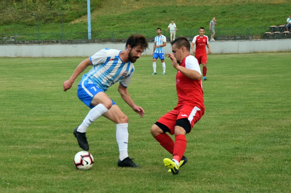 Borna Mimic lijevo strijelac za Papuk