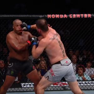 Screenshot 2020 08 16 UFC 252 Free Fight Stipe Miocic vs Daniel Cormier 21