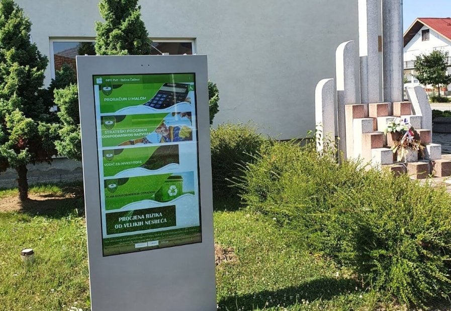 Novi infopult u Cacincima e1598964218234