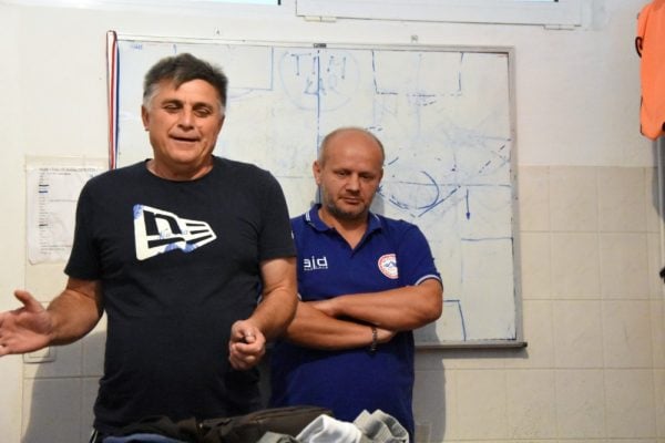 Stjepan Madaric oprostaj s Papukom 5 iza njega v.d. trenera Robert Durina