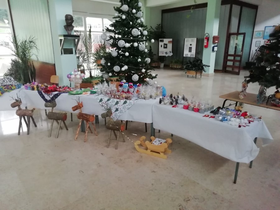 Dijelovi Bozicnog sajma u orahovackoj osnovnoj skoli 1