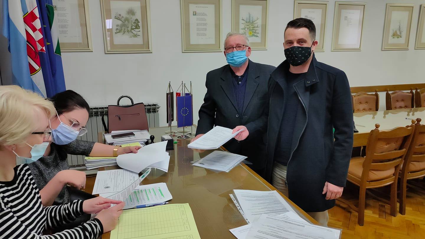 Pitomački HSS predao samostalnu kandidacijsku listu za Općinsko vijeće: Nositelj liste Marijan Mikec 10 Predaja liste