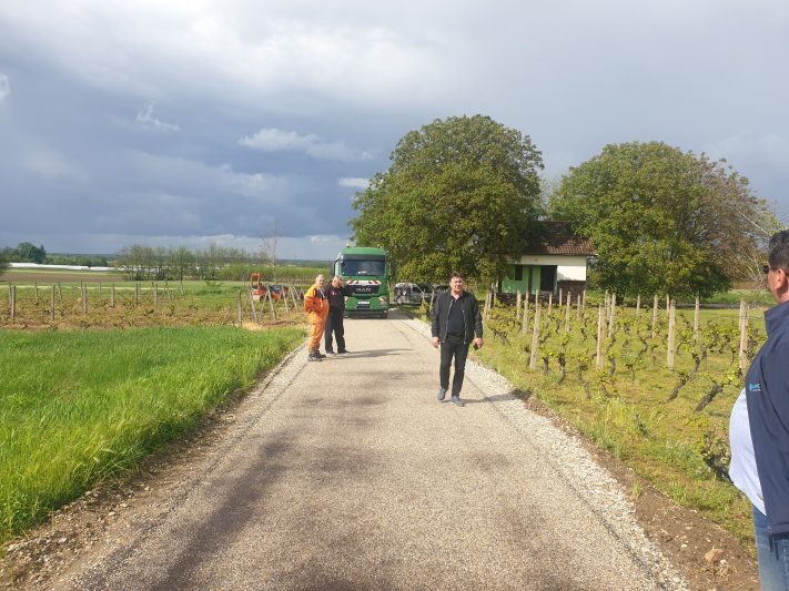OPĆINA PITOMAČA U tijeku radovi na uređenju dijela aršanjskih vinogradarskih puteva 2 20210512 160548 711x533 1
