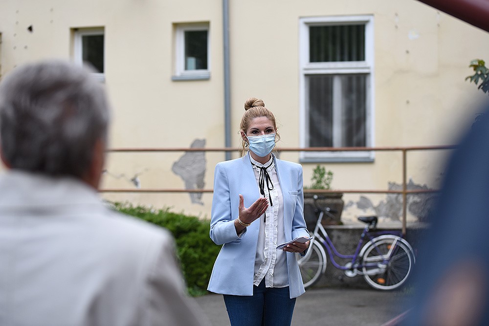 Jutarnjem aerobiku umirovljenika pridružio se župan Andrović sa suradnicima 2 PDC 5057