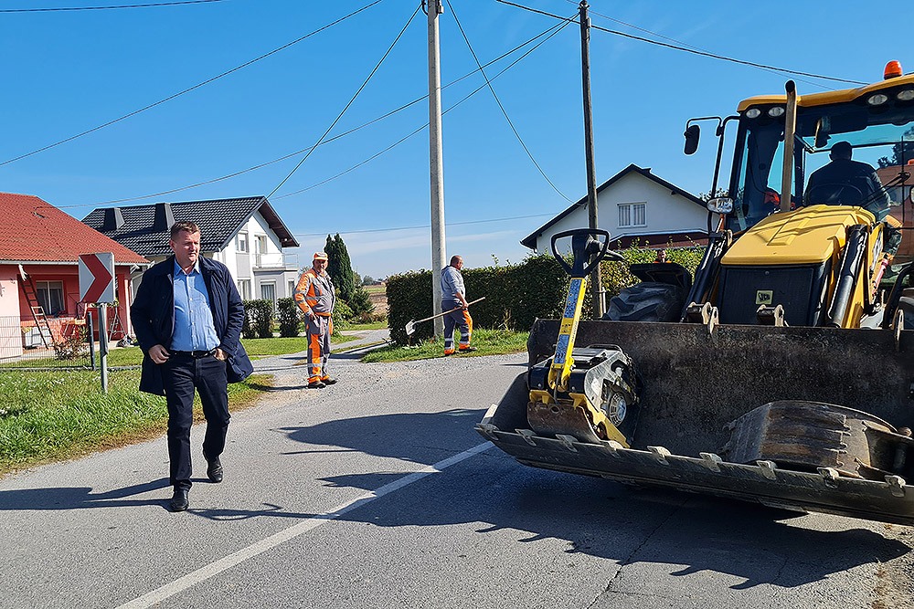 RADOVI U TABORIŠTU Asfaltiraju se odvojci Podravske i Ulice Mate Lovraka 1 Radovi 2