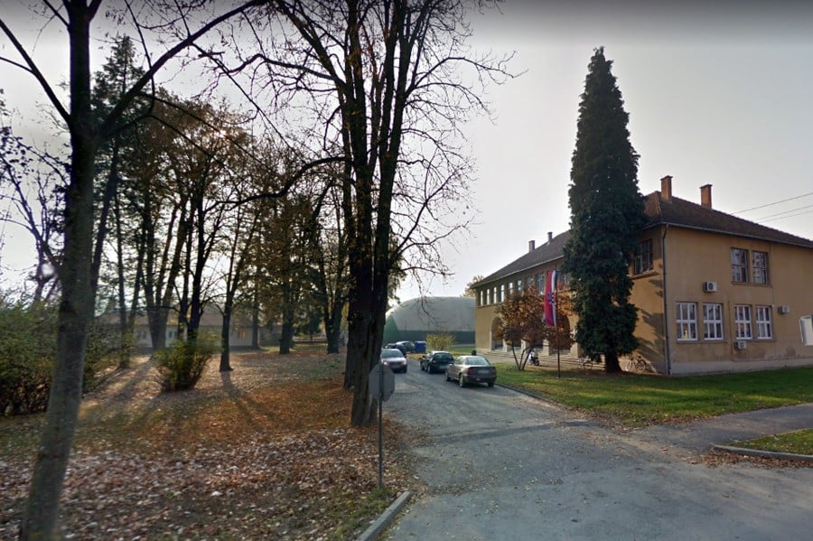 Parking kod glazbene skole Custom