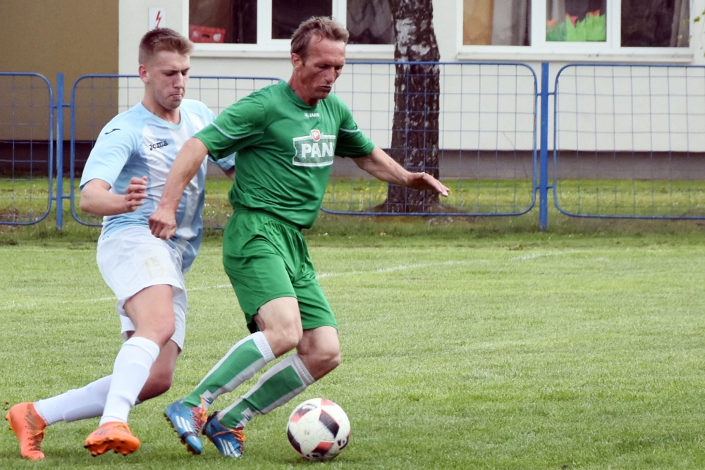 Legendarni Ivica Marjanovic u dresu Mikleusa