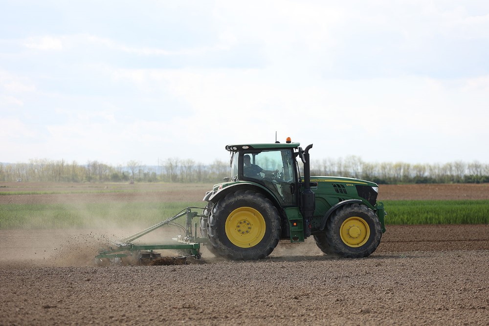 traktor poljoprivreda oranica 10