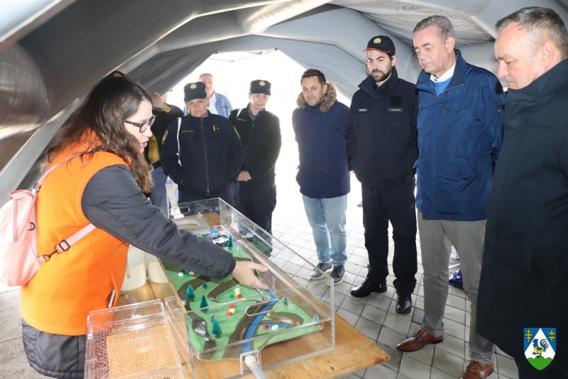 Služba civilne zaštite Koprivnica održala prezentaciju edukacijskih modela simulacije prirodnih katastrofa 21 IMG 6328 800x800 equal