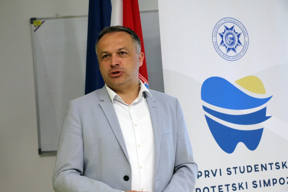 1. studentski simpozij 4