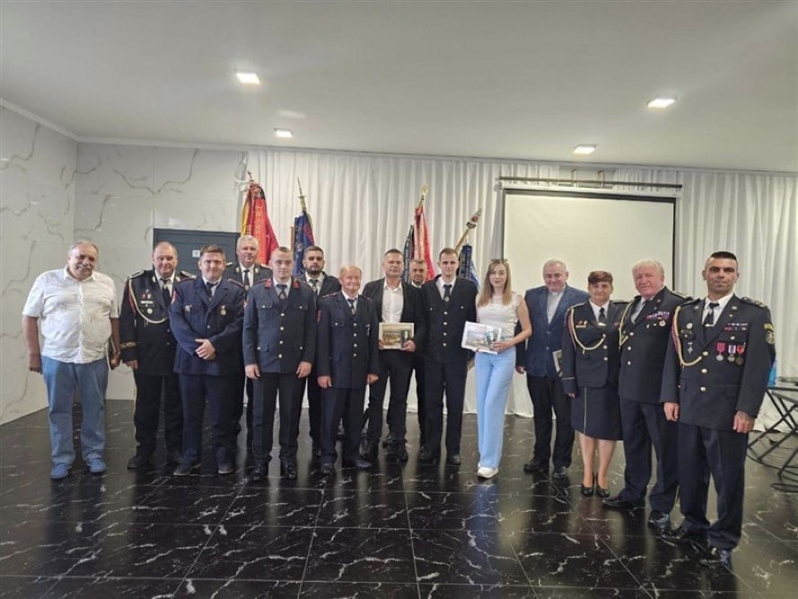 Nastavak suradnje sa slovačkim gradom Krásno nad Kysucou: Gradonačelnik Našica Krešimir Kašuba sudjelovao na proslavi stote obljetnice postojanja njihovog vatrogasnog društva 18 sovacka Custom
