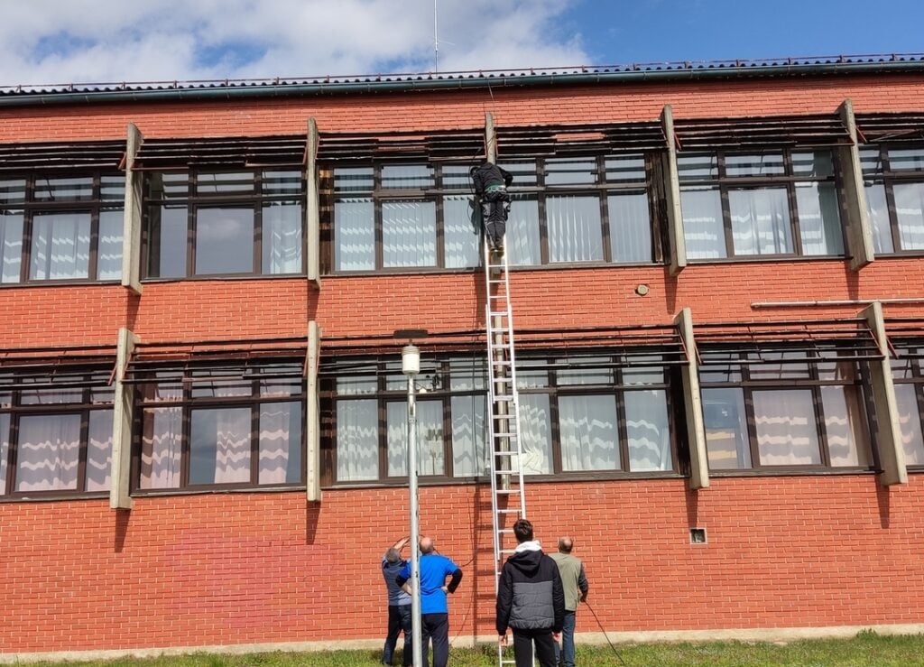 Antena repetitor 01 e1742889429436 1024x739 1