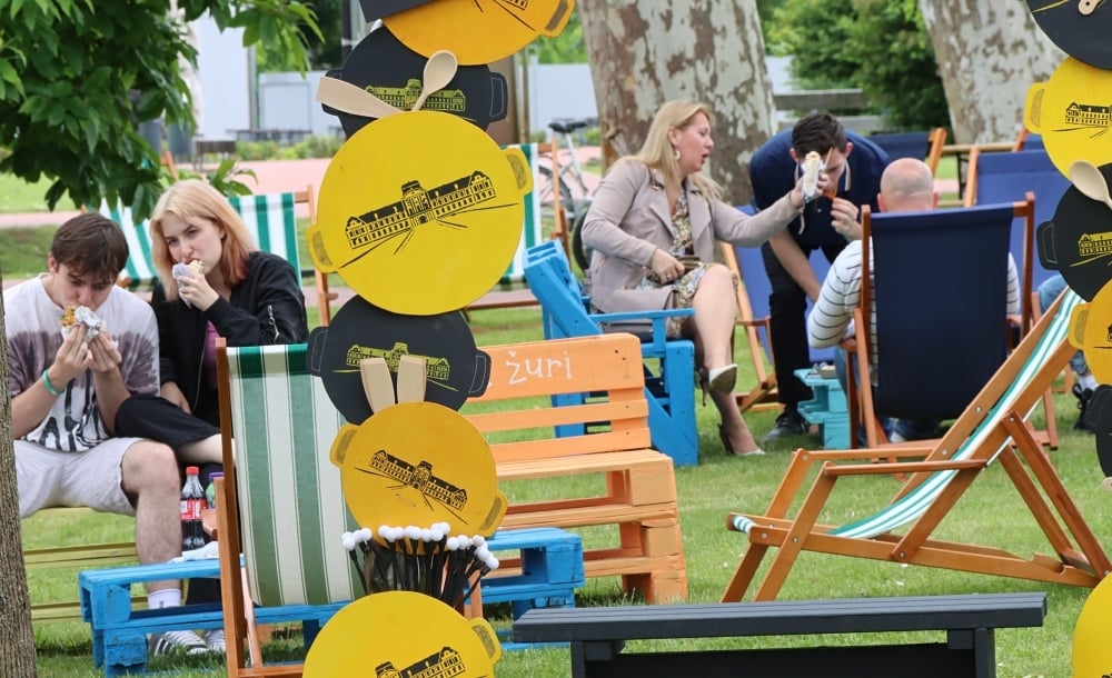 U ovotjednoj emisiji "Nedjeljom aktualno" donosimo vam reportažu s manifestacije "Street Food Weekend - VirovEATica food fest" 38 food21