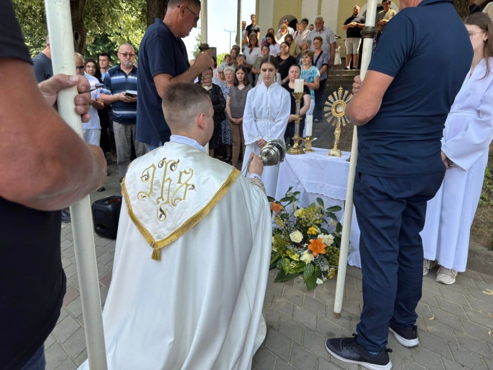 Svetkovina Presvetog Tijela i Krvi Kristove u Špišić Bukovici: Vjera i zajedništvo u molitvi i procesiji 1 502374911 700230362802551 6911430506974486065 n