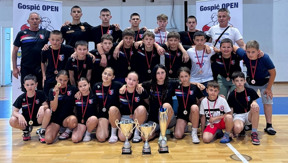 Hrvački klub Slatina osvojio ekipno prvo mjesto na Međunarodnom hrvačkom turniru "Gospić Open 2025." 4 IMG 8