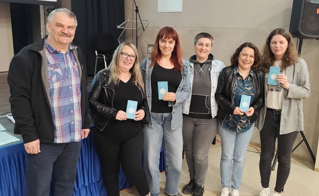 Ekipa Pueblo nove clanice udruge s predsjendikom Varazdincem