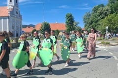 Cvjetni-korzo-i-Smotra-folklora-11-Custom