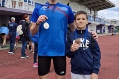 IMG-e8d263754aa5416ecfa23a74361ade55-V