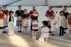 Smotra-Folklora-Donja-Moticina-nastup-KUD-.a-Izvor-32